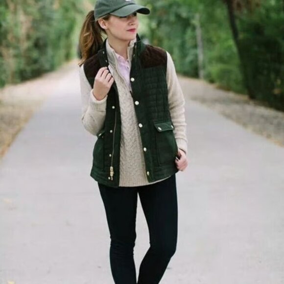 Vintage Vibe: Vineyard Vines Quilted Olive Green Hunting Vest w/ Suede Trim - Picture 1 of 6